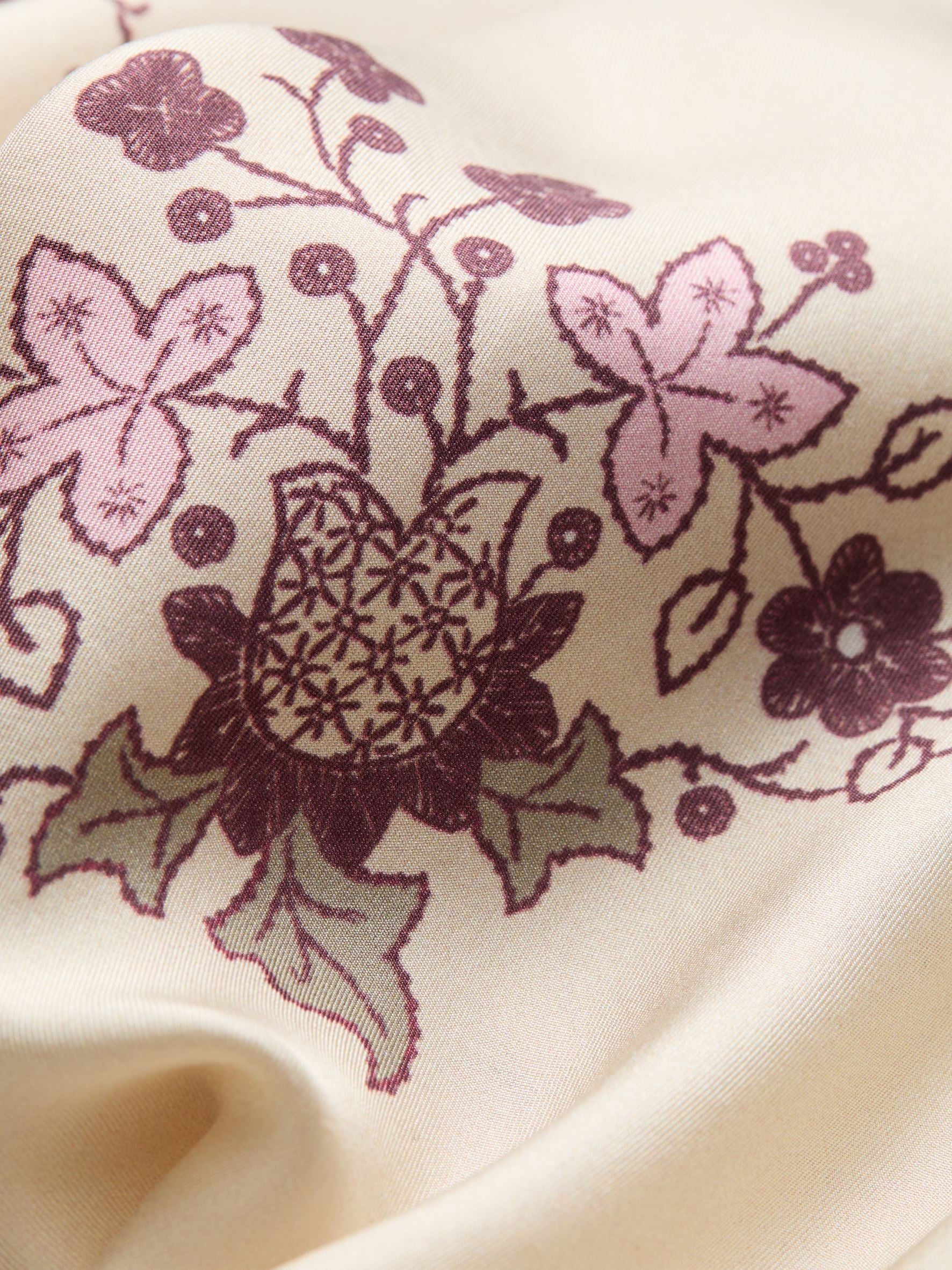 Brodaria Sia Scarf - Image 3