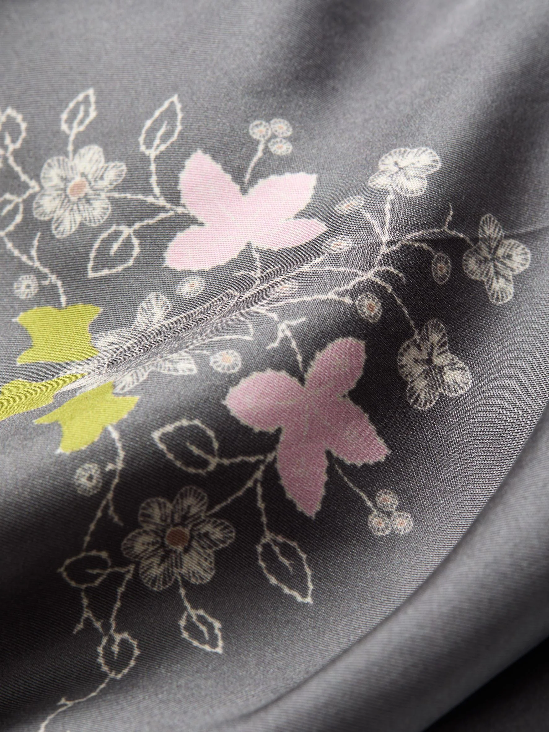 Brodaria Sia Scarf - Image 3