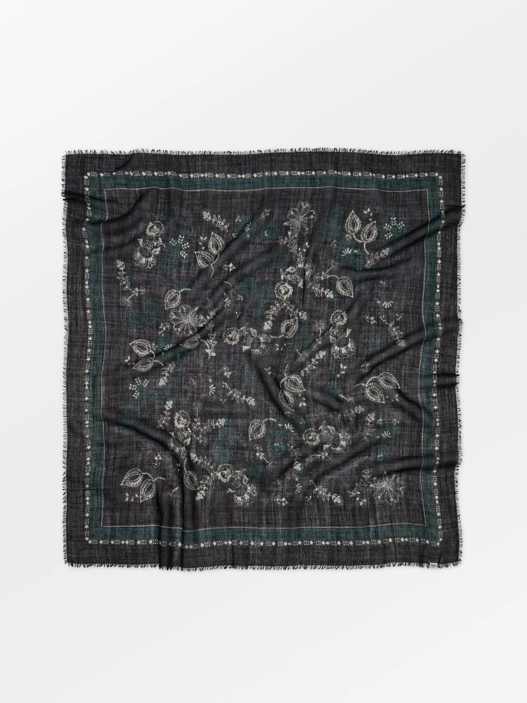Dotted Flora Woo Scarf