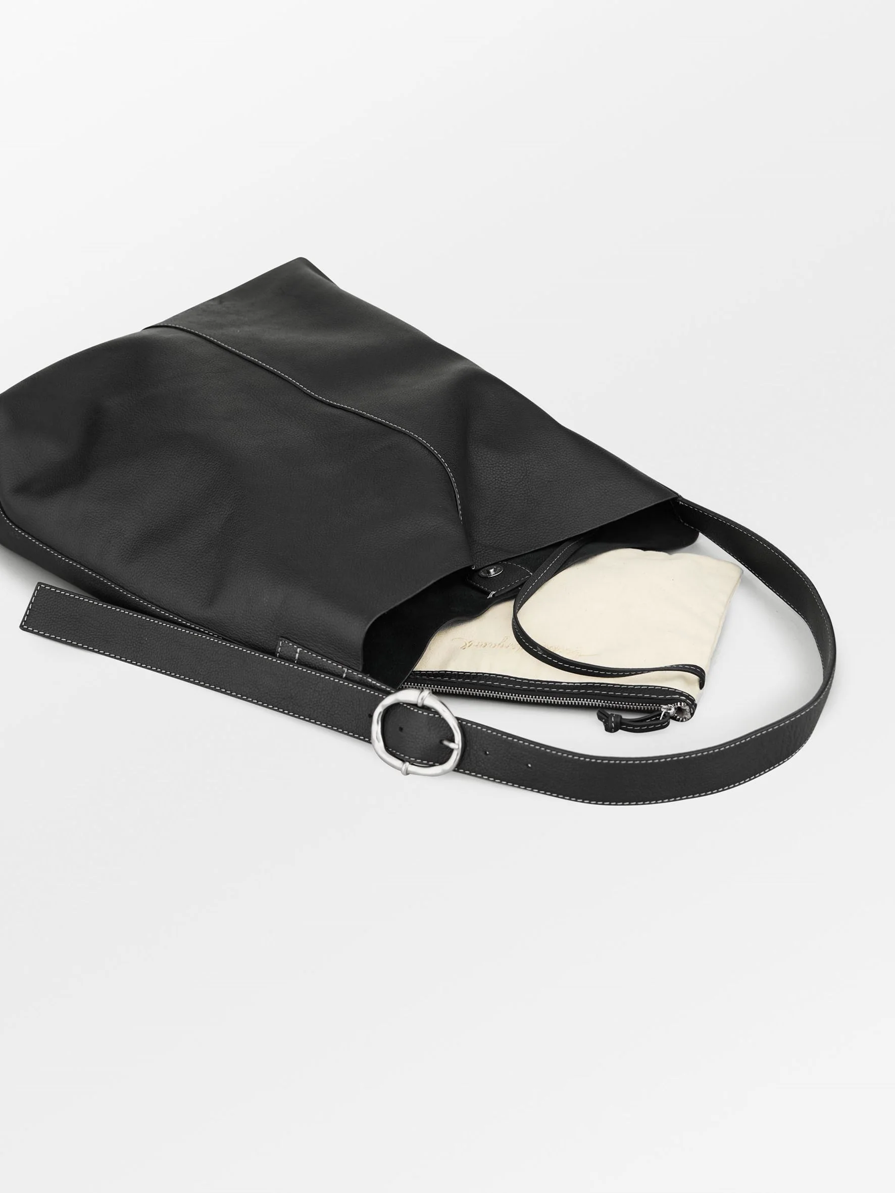 Grain Mae Buckle Bag - Image 3