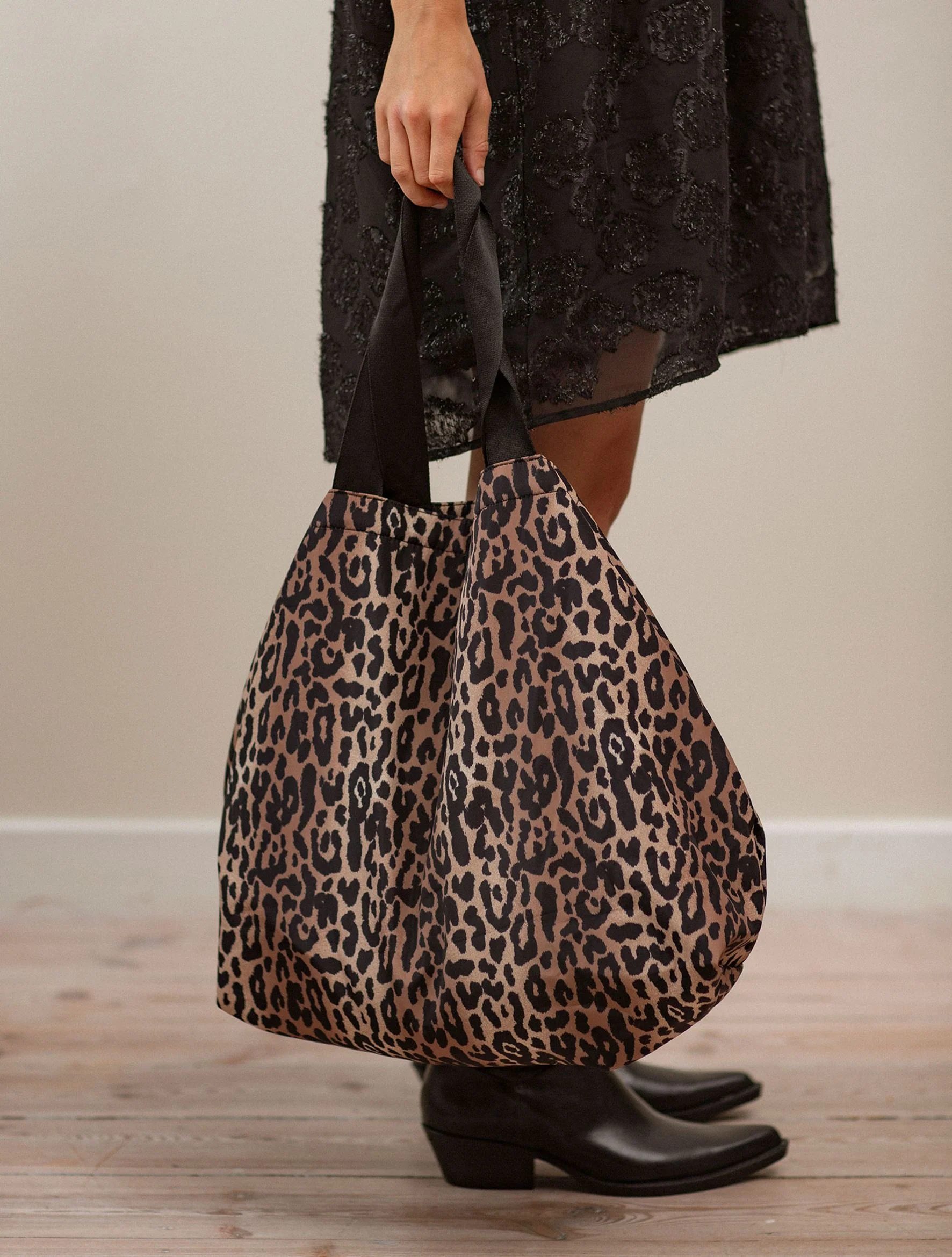Leolar Foldable Bag - Image 4