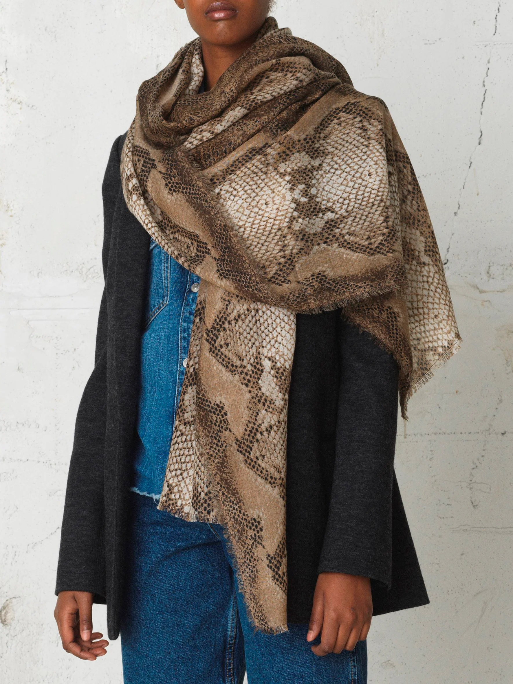 Sigrid Snake Scarf - Image 3