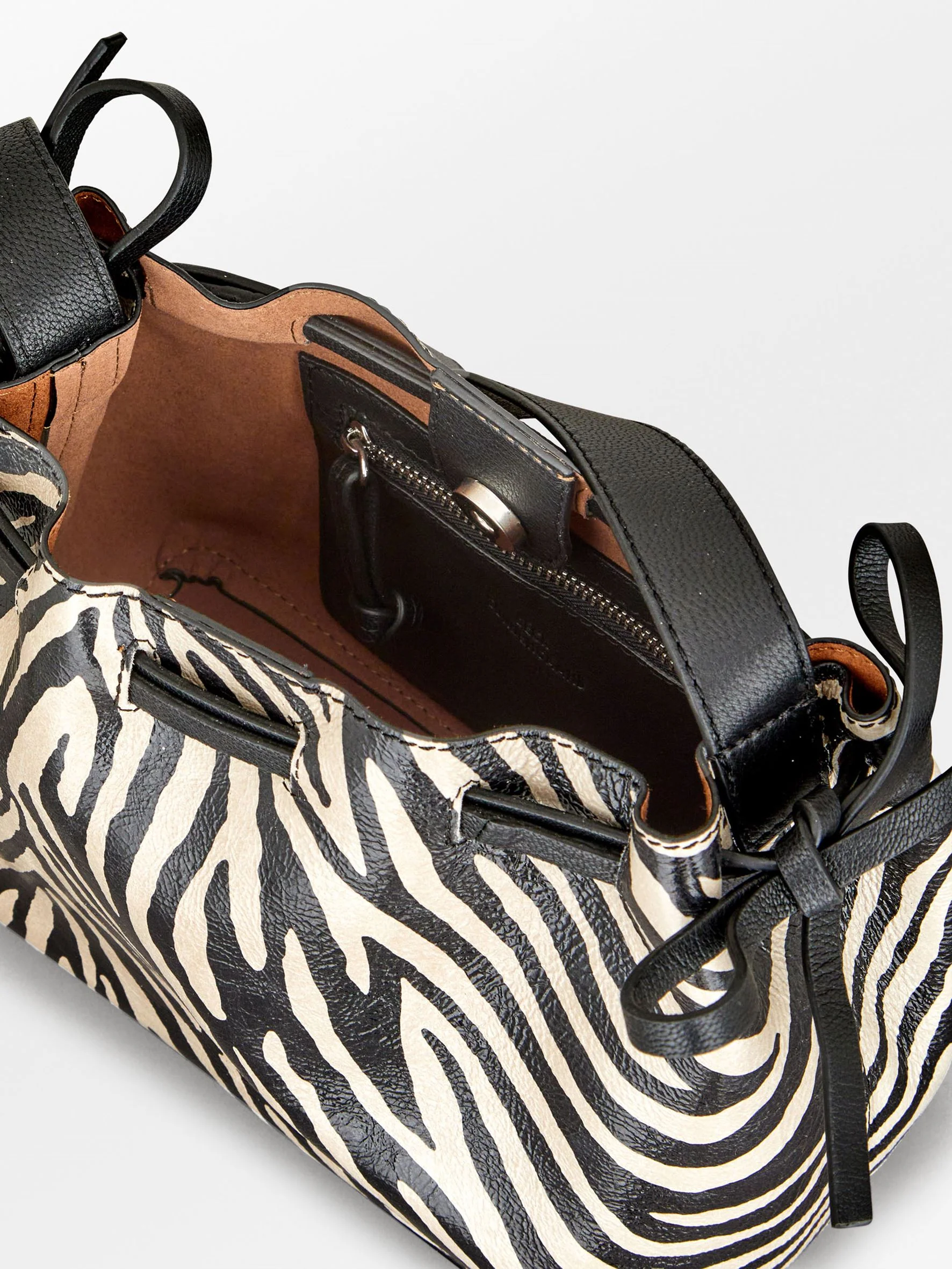 Zelora Brea Bag - Image 2