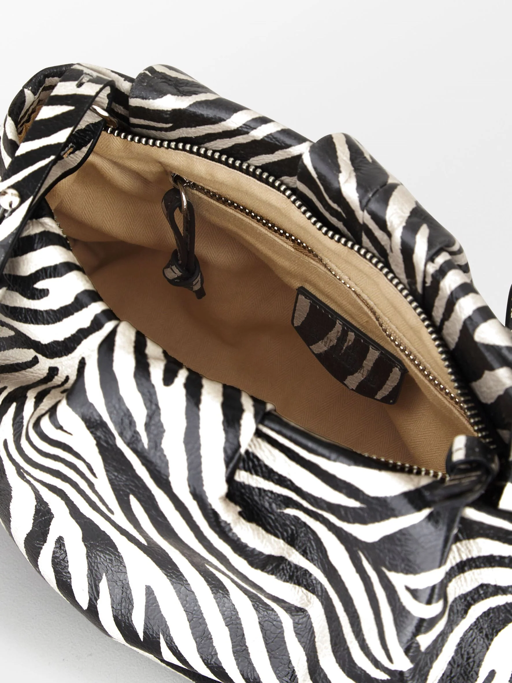 Zelora Small Clutch Bag - Image 2